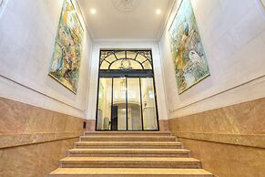 Luxurious 3-Bedroom 280sqm center