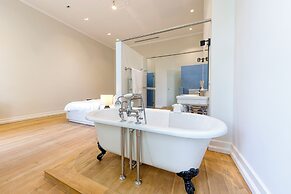 Luxurious 3-Bedroom 280sqm center