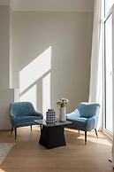 Luxurious 3-Bedroom 280sqm center