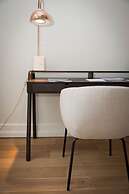 Luxurious 3-Bedroom 280sqm center