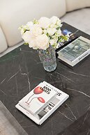 Luxurious 3-Bedroom 280sqm center