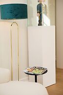 Luxurious 3-Bedroom 280sqm center