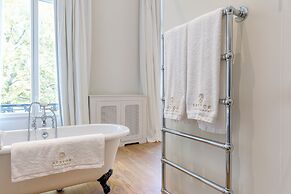 Luxurious 3-Bedroom 280sqm center