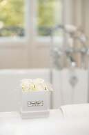 Luxurious 3-Bedroom 280sqm center