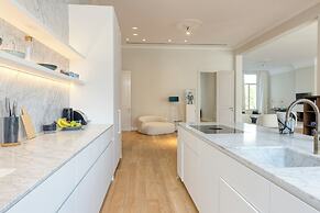 Luxurious 3-Bedroom 280sqm center