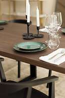 Luxurious 3-Bedroom 280sqm center