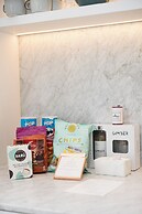 Luxurious 3-Bedroom 280sqm center