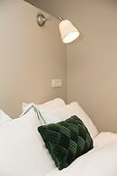 Luxurious 3-Bedroom 280sqm center