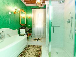 Villa in Uzzano With Private Pool & Garden