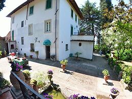 Villa in Uzzano With Private Pool & Garden