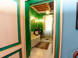 Villa in Uzzano With Private Pool & Garden