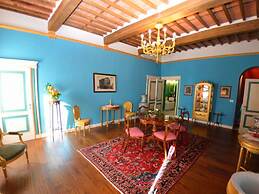 Villa in Uzzano With Private Pool & Garden