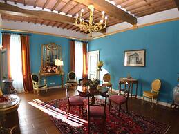 Villa in Uzzano With Private Pool & Garden