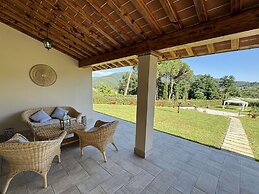 House in Tuscany Near Pisa & Lucca