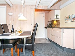 6 Person Holiday Home on a Holiday Park in Hemmet