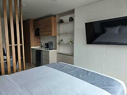 Urban Chico by Weeki