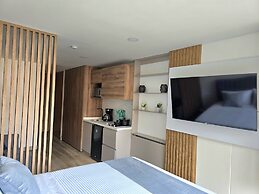 Urban Chico by Weeki