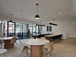 Urban Chico by Weeki