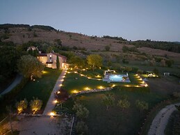 Faboulous Holiday Home With Private Pool