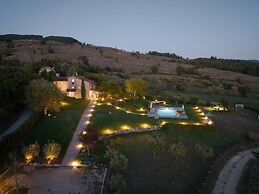 Villa in Tuscany With Pool & Panoramic Views