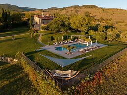 Faboulous Holiday Home With Private Pool