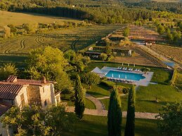 Faboulous Holiday Home With Private Pool