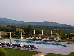 Faboulous Holiday Home With Private Pool