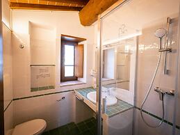Faboulous Holiday Home With Private Pool