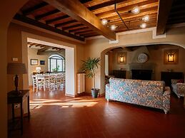 Faboulous Holiday Home With Private Pool