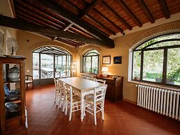 Faboulous Holiday Home With Private Pool