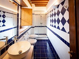 Faboulous Holiday Home With Private Pool
