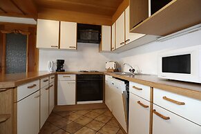 Attractive Apartment With Terrace