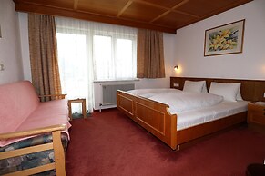 Attractive Apartment With Terrace