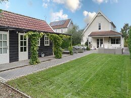 Zeeland Retreat; Sauna and Seaside Charm