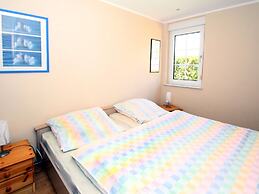 Bungalow With sun Terrace in Dornumersiel