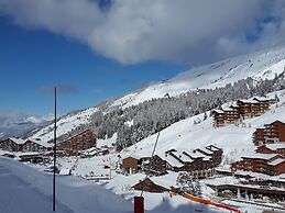 Cosy Flat in Meribel Close to the ski Lifts