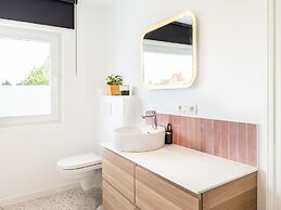 Beautiful Villa With Garden