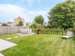 Beautiful Villa With Garden