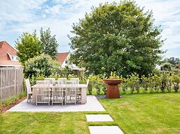 Beautiful Villa With Garden