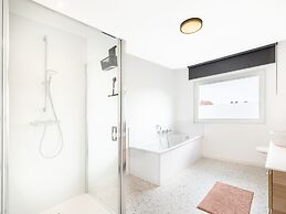 Beautiful Villa With Garden