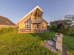 Ferienhaus mit Terrasse und Balkon