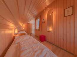 Ferienhaus mit Terrasse und Balkon