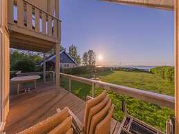 Ferienhaus mit Terrasse und Balkon