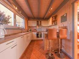 Ferienhaus mit Terrasse und Balkon