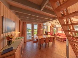 Ferienhaus mit Terrasse und Balkon