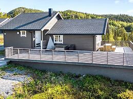 4 Star Holiday Home in Naustbukta