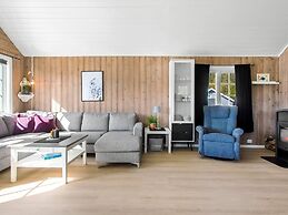 4 Star Holiday Home in Naustbukta