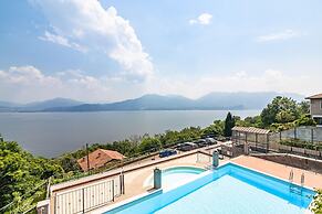 Oggebbio Getaway With Views