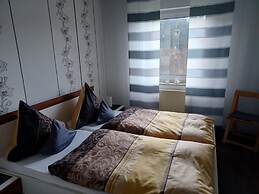 Cozy Apartment Near the Forest in Mark
