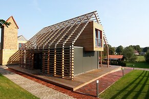 Chalet Near Schwerin With Golf & Riding